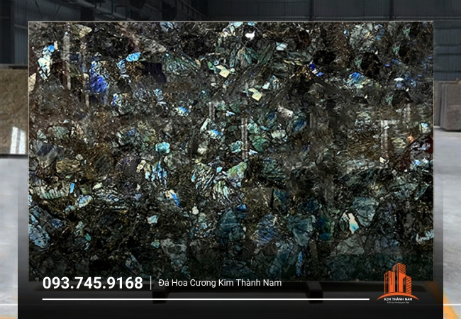 Mẫu Đá Thạch Anh Ngọc Phỉ Thúy Madagascar - TA205